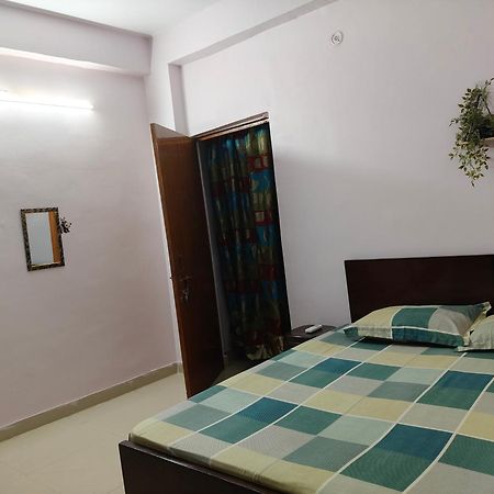 Sharda Homestay Ayodhya Екстериор снимка